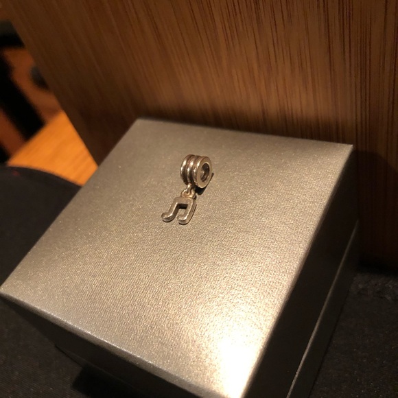 Pandora Charm - Music Note Dangle - Picture 3 of 3